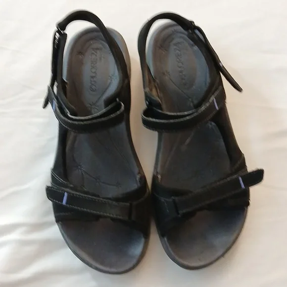 Easy Spirit Black Sandals 7.5 - Picture 2 of 5